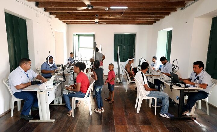 Estado da Bahia amplia acesso à cidadania com emissão gratuita da nova carteira de identidade no Centro Histórico de Salvador