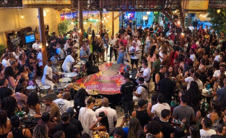 Levada Louca estreia projeto “Axé de Mesa” em Salvador com casa cheia e clima de verão