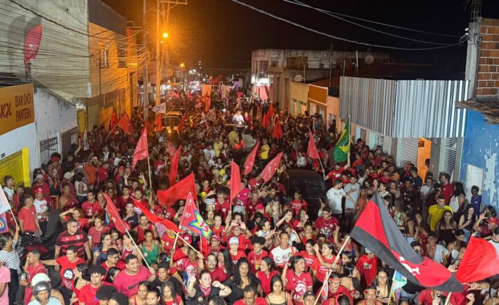 Ao lado de ex-bolsonarista, Jerônimo arrasta multidão em ato pela reeleição de Lula