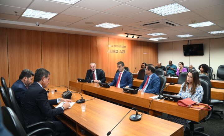 Comissão de Infraestrutura aprova convites a secretários e à presidente da Coelba