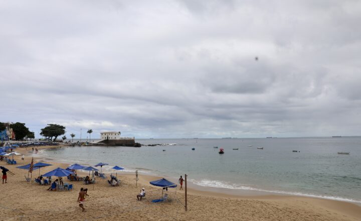 Previsão do Tempo: Feriado terá calor de até 39 °C e possibilidade de chuva no litoral, prevê Inema
