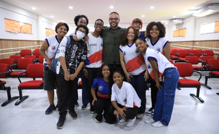 Bahia é o Estado com maior proporção de professores e coordenadores pedagógicos concursados e avança na valorização da carreira do magistério público estadual