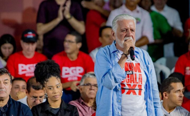 Wagner chama de “piada de mau gosto” alternativa de Flávio Bolsonaro à PEC da escala 6×1