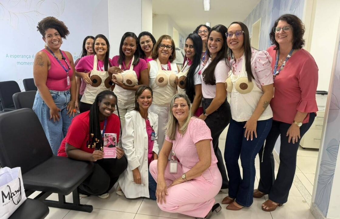 Hospital Estadual 2 de Julho realiza ação do Outubro Rosa com foco na prevenção do câncer de mama