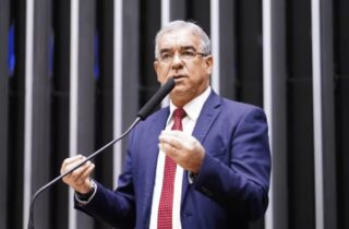 Zé Neto fica na suplência e integra grupo de 11 deputados baianos que não retornam à Câmara